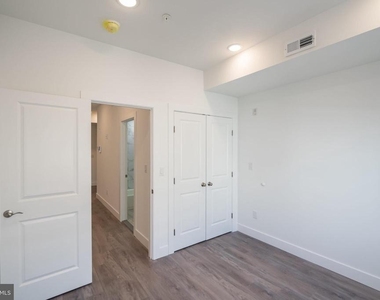 1709 Snyder Avenue - Photo Thumbnail 16