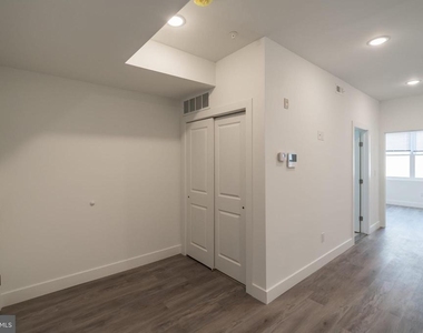 1709 Snyder Avenue - Photo Thumbnail 6
