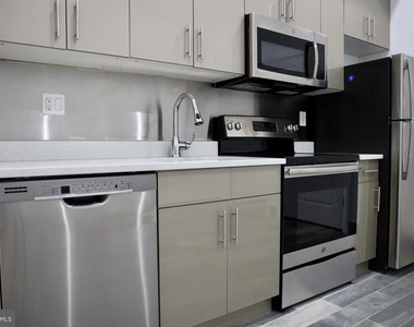 1231 Vine Street - Photo Thumbnail 7