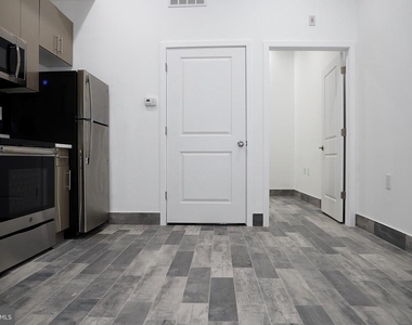 1231 Vine Street - Photo Thumbnail 4
