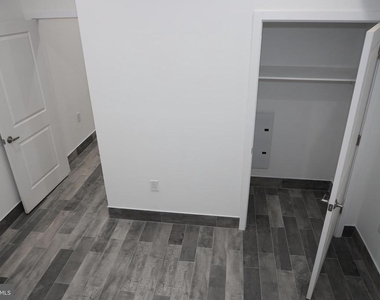 1231 Vine Street - Photo Thumbnail 13