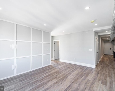 526 Brown Street - Photo Thumbnail 7