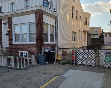 6706 Torresdale Avenue - Photo Thumbnail 1