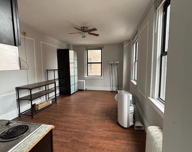1324 Locust Street - Photo Thumbnail 3