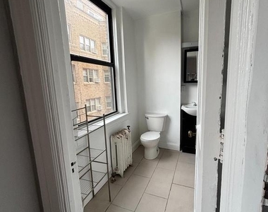 1324 Locust Street - Photo Thumbnail 4