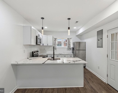 2719 N 47th Street - Photo Thumbnail 15