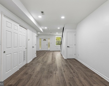 2719 N 47th Street - Photo Thumbnail 12