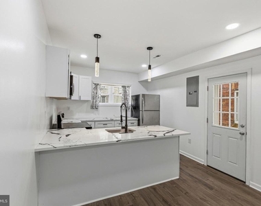 2719 N 47th Street - Photo Thumbnail 14