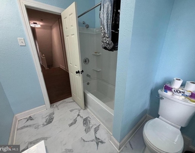 130 E Fourth Street - Photo Thumbnail 7