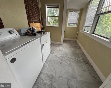 130 E Fourth Street - Photo Thumbnail 8