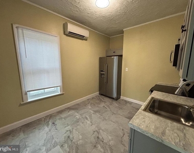 130 E Fourth Street - Photo Thumbnail 2