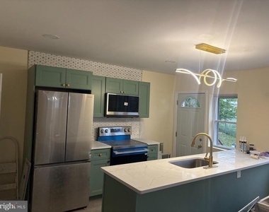 220 N 9th Street - Photo Thumbnail 4
