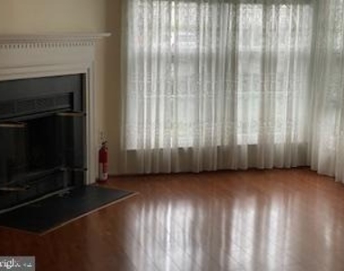 161 Andover Place - Photo Thumbnail 2