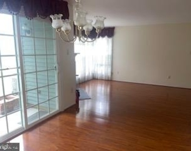 161 Andover Place - Photo Thumbnail 3