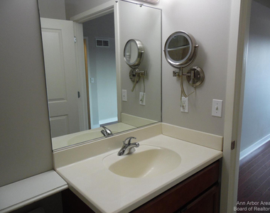 111 N Ashley Street - Photo Thumbnail 8
