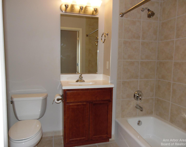 111 N Ashley Street - Photo Thumbnail 22