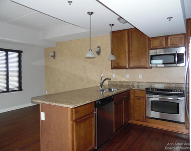 111 N Ashley Street - Photo Thumbnail 14