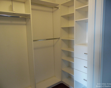 111 N Ashley Street - Photo Thumbnail 9