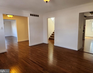 4 Oriole Drive - Photo Thumbnail 3