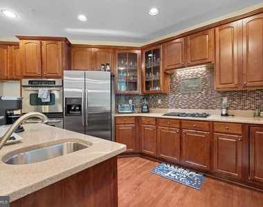 11810 Tregiovo Place - Photo Thumbnail 10