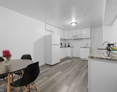 11810 Tregiovo Place - Photo Thumbnail 19