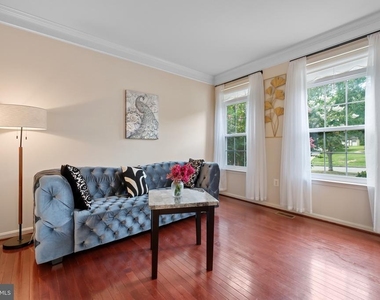 11810 Tregiovo Place - Photo Thumbnail 9