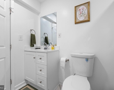 11810 Tregiovo Place - Photo Thumbnail 27