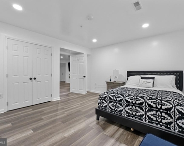 11810 Tregiovo Place - Photo Thumbnail 34