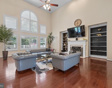 11810 Tregiovo Place - Photo Thumbnail 8