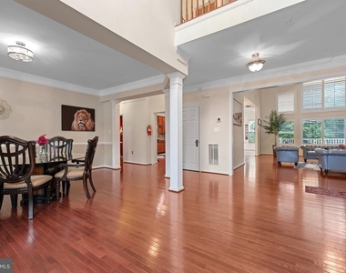 11810 Tregiovo Place - Photo Thumbnail 5