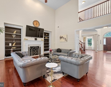 11810 Tregiovo Place - Photo Thumbnail 11