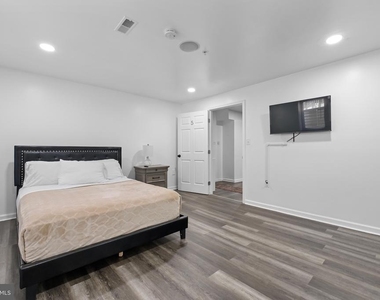 11810 Tregiovo Place - Photo Thumbnail 32