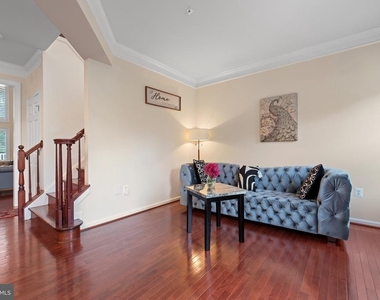 11810 Tregiovo Place - Photo Thumbnail 7