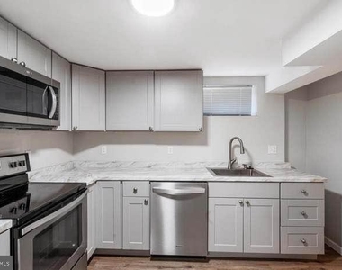 4108 Kenny Street - Photo Thumbnail 5