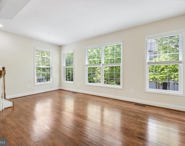 8341 Broderick Circle - Photo Thumbnail 5