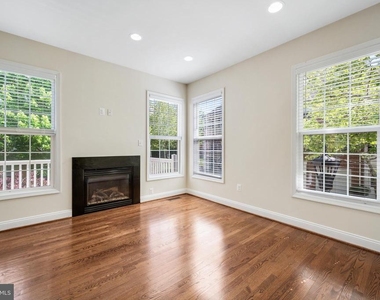 8341 Broderick Circle - Photo Thumbnail 14