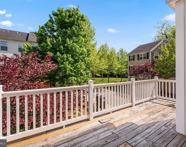 8341 Broderick Circle - Photo Thumbnail 32