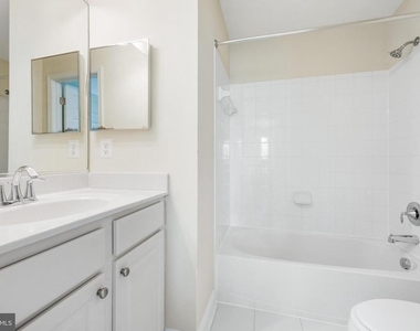 8341 Broderick Circle - Photo Thumbnail 23