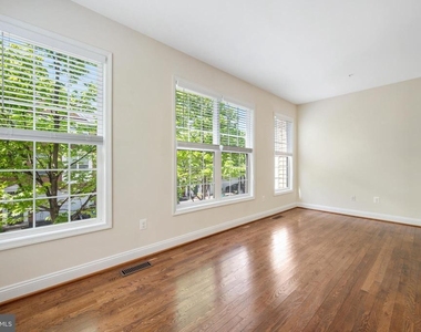 8341 Broderick Circle - Photo Thumbnail 4