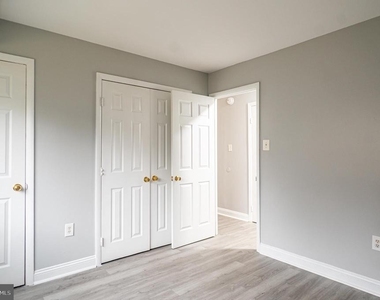 12211 Braxfield Court - Photo Thumbnail 9