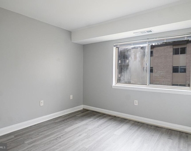 12211 Braxfield Court - Photo Thumbnail 8