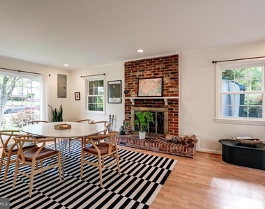 7525 Cayuga Avenue - Photo Thumbnail 11