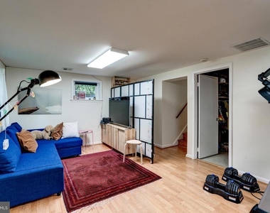 7525 Cayuga Avenue - Photo Thumbnail 37