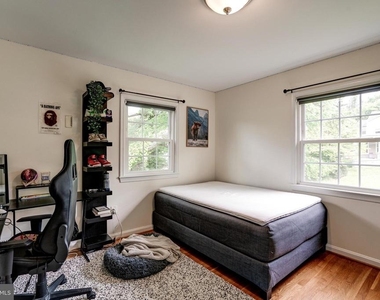 7525 Cayuga Avenue - Photo Thumbnail 32