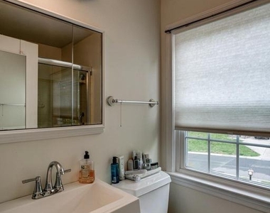 7525 Cayuga Avenue - Photo Thumbnail 27