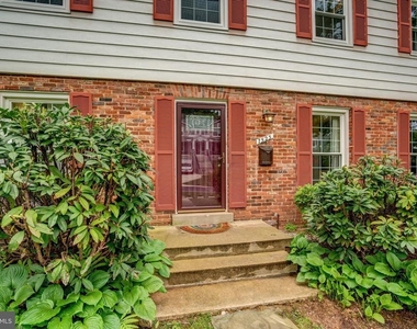 7525 Cayuga Avenue - Photo Thumbnail 2