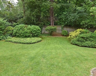 7525 Cayuga Avenue - Photo Thumbnail 42