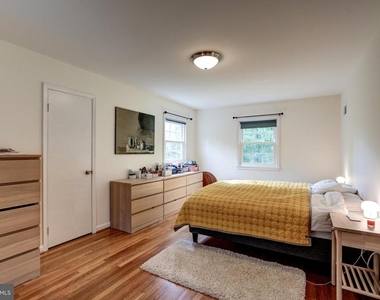 7525 Cayuga Avenue - Photo Thumbnail 23