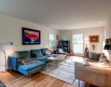 7525 Cayuga Avenue - Photo Thumbnail 7