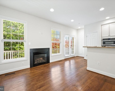 8342 Broderick Circle - Photo Thumbnail 12